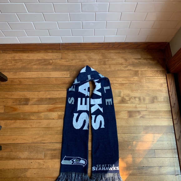 Seattle Seahawks scarf- excellent! - Picture 4 of 4